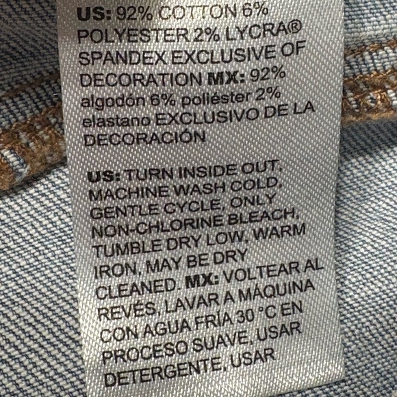 Chico’s Paisley Applique Cropped Jeans - Light Blue. Embroidered, Soft, Stretchy - Picture 15 of 16